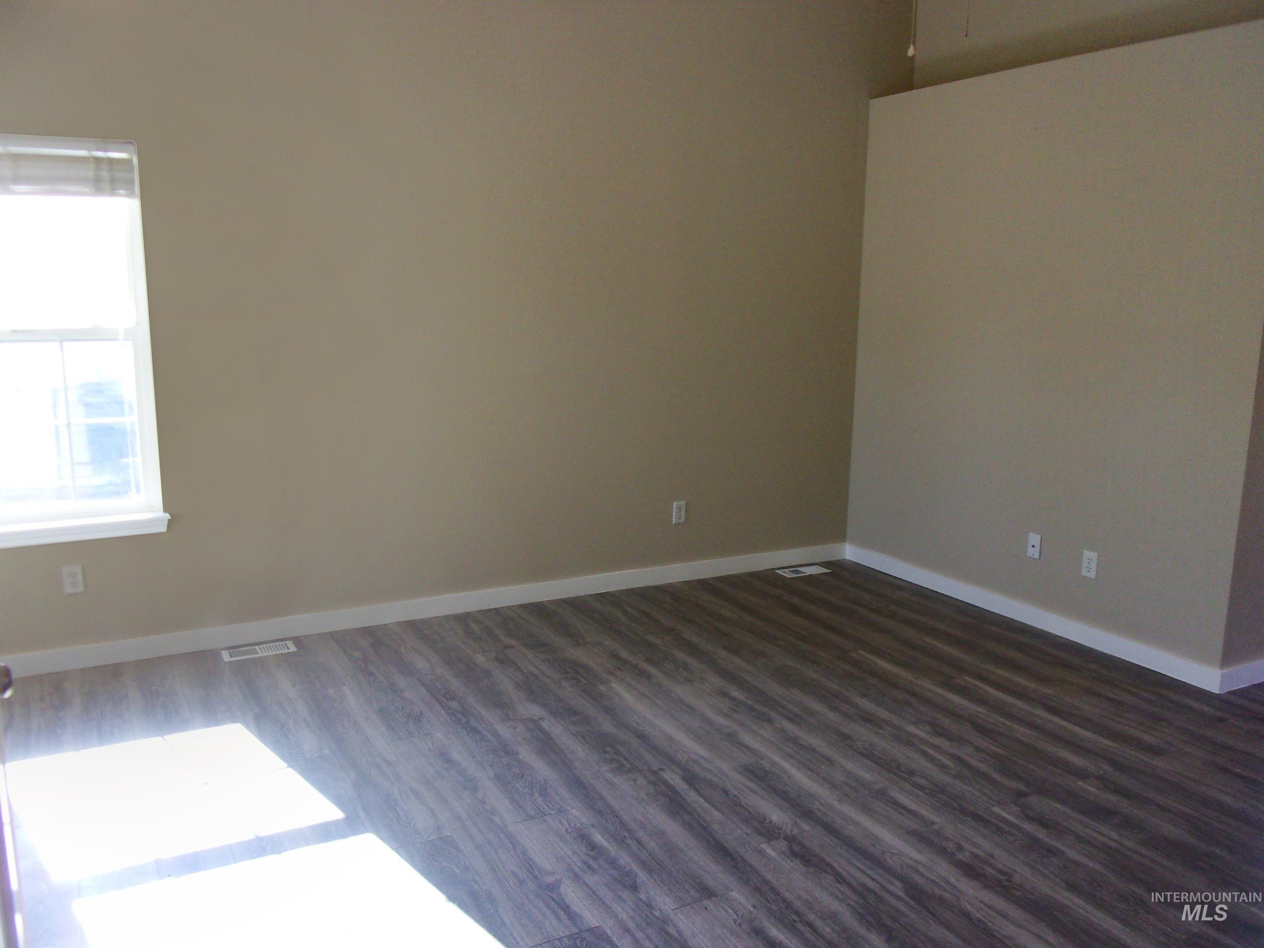 522 E Maryland Ave, Nampa, Idaho 83686, 2 Bedrooms, 2 Bathrooms, Residential For Sale, Price $309,000,MLS 98986446