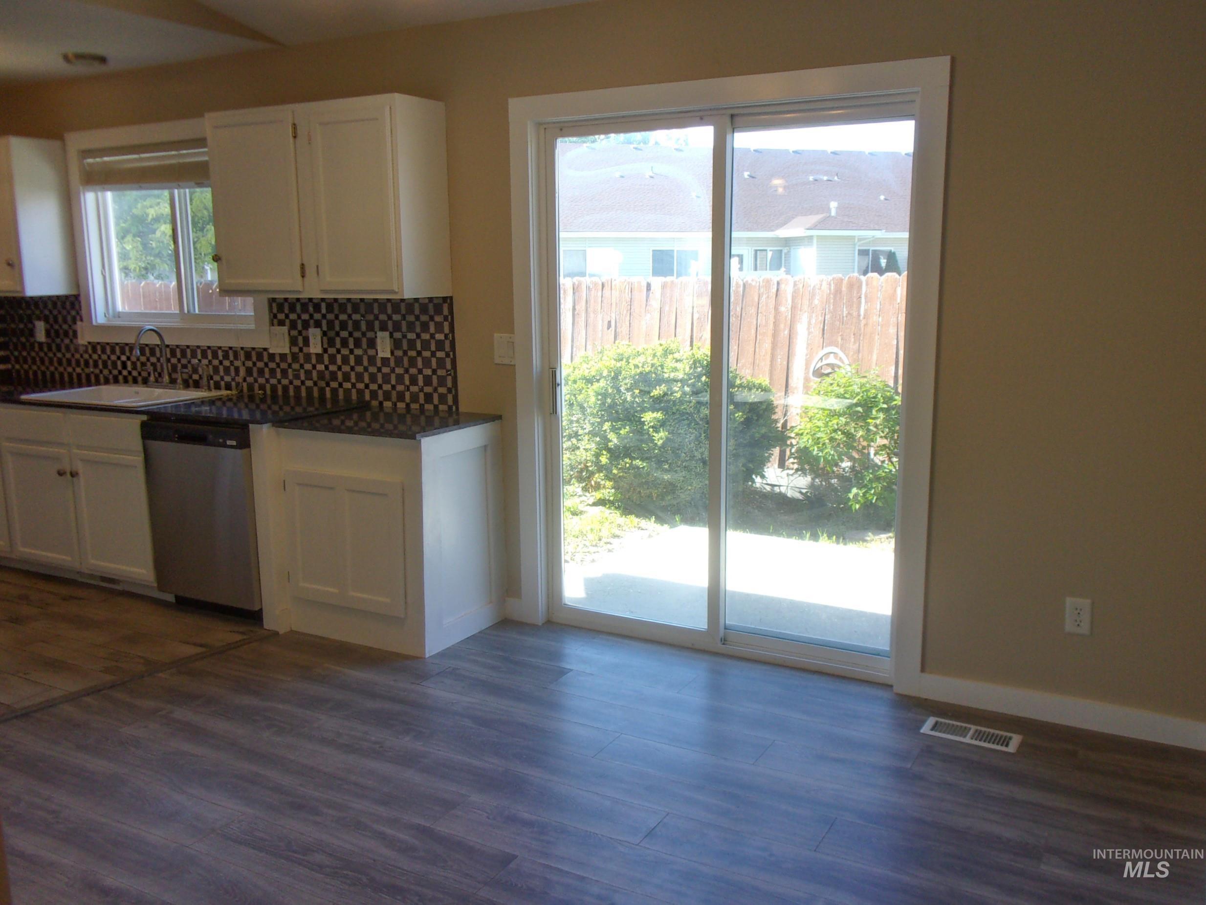 522 E Maryland Ave, Nampa, Idaho 83686, 2 Bedrooms, 2 Bathrooms, Residential For Sale, Price $309,000,MLS 98986446