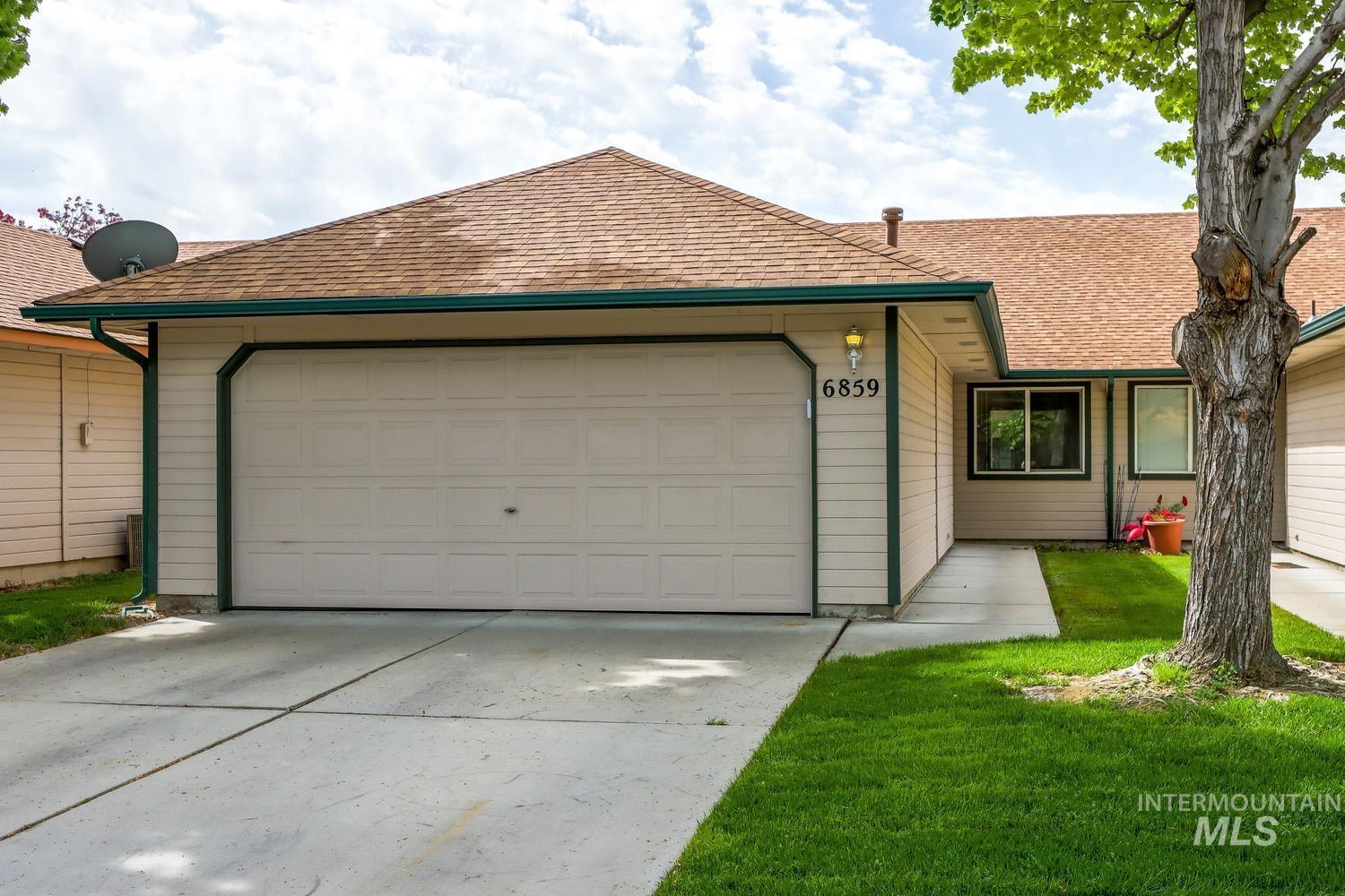 6859 W Russett St., Boise, Idaho 83704, 2 Bedrooms, 2 Bathrooms, Residential For Sale, Price $357,900,MLS 98986448
