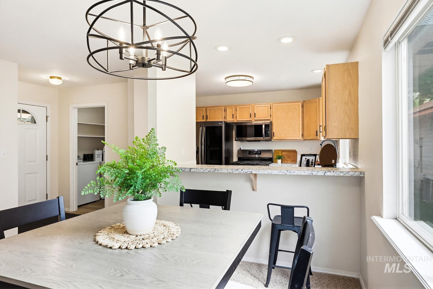 6859 W Russett St., Boise, Idaho 83704, 2 Bedrooms, 2 Bathrooms, Residential For Sale, Price $357,900,MLS 98986448