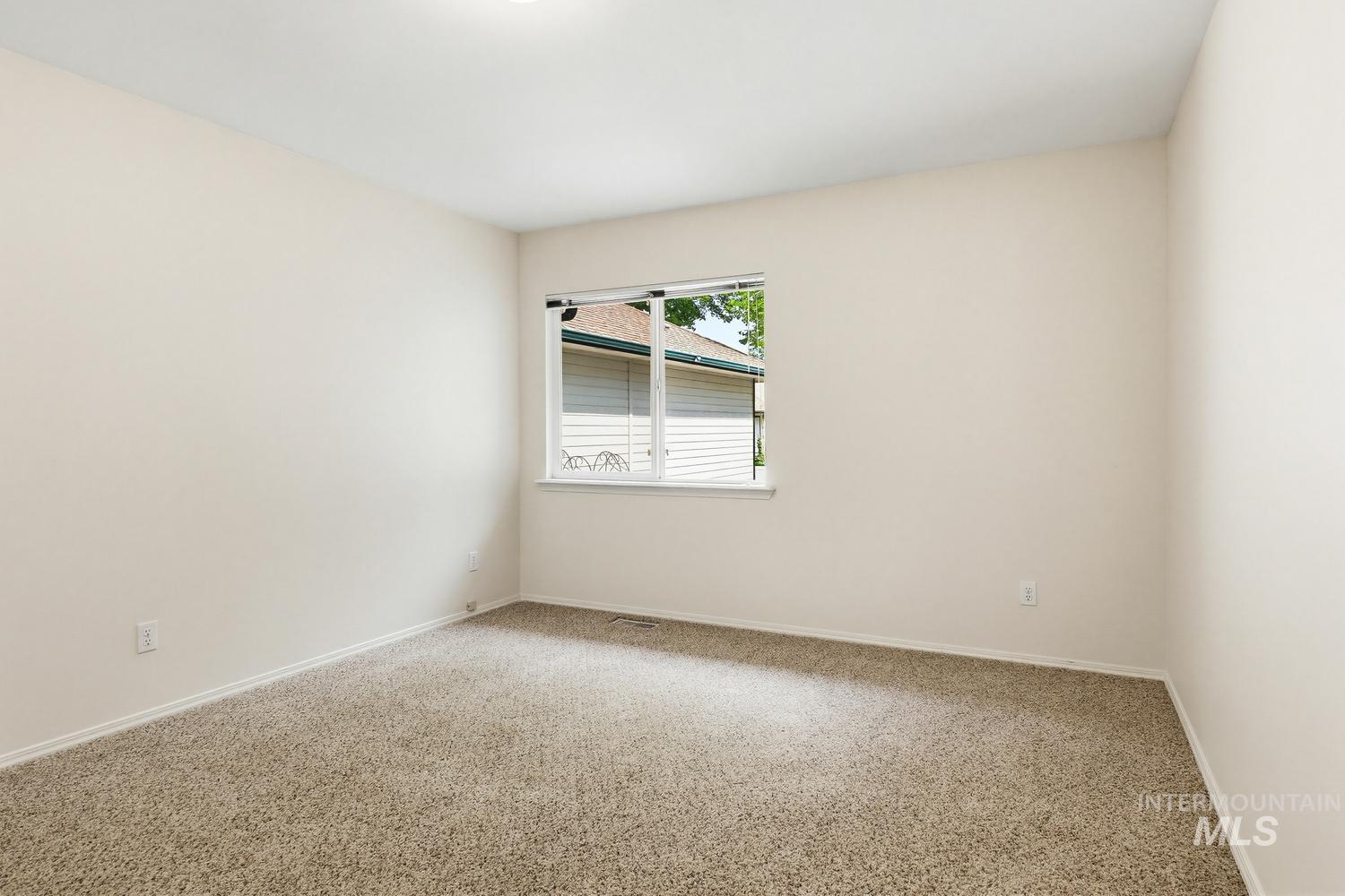 6859 W Russett St., Boise, Idaho 83704, 2 Bedrooms, 2 Bathrooms, Residential For Sale, Price $357,900,MLS 98986448