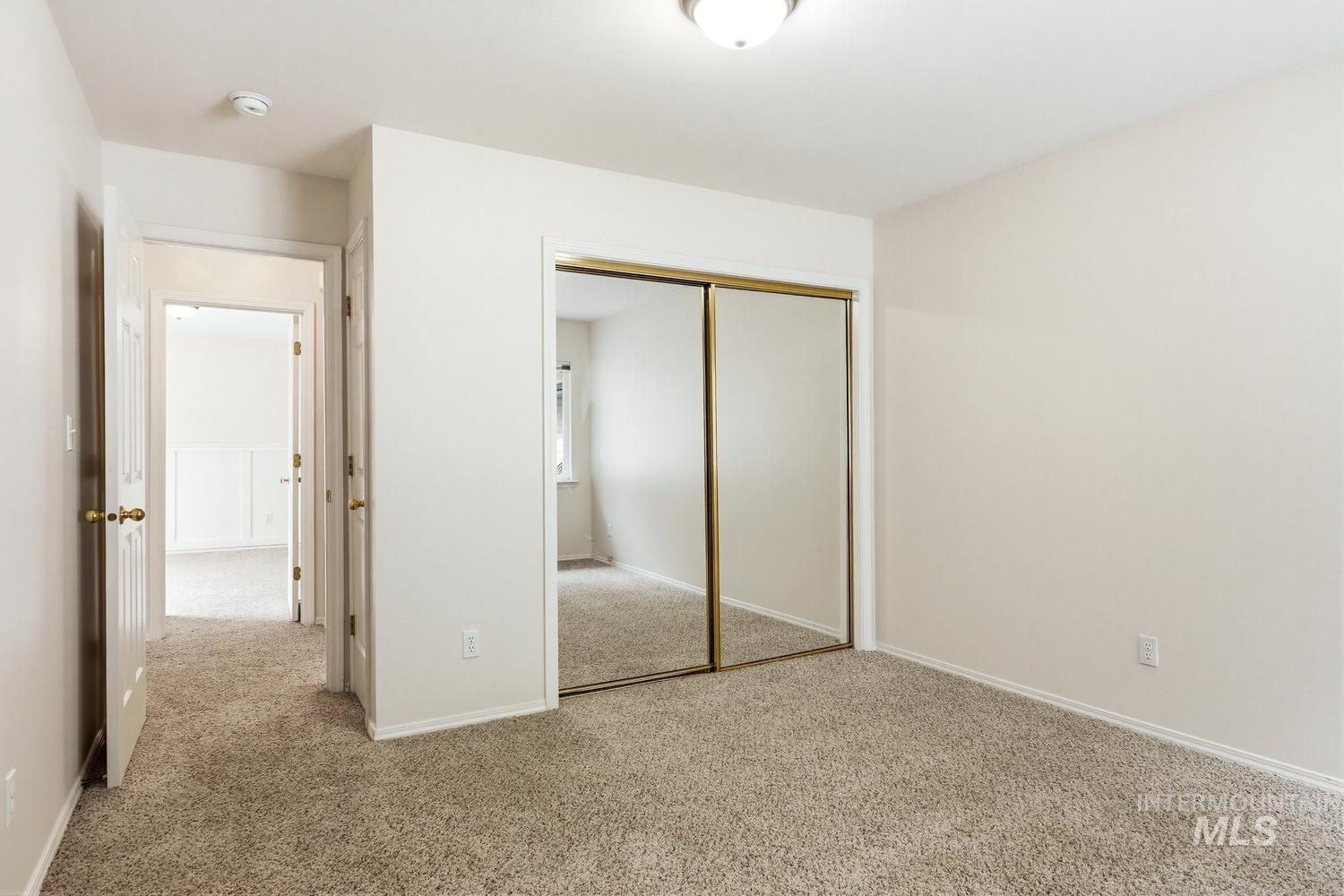 6859 W Russett St., Boise, Idaho 83704, 2 Bedrooms, 2 Bathrooms, Residential For Sale, Price $357,900,MLS 98986448