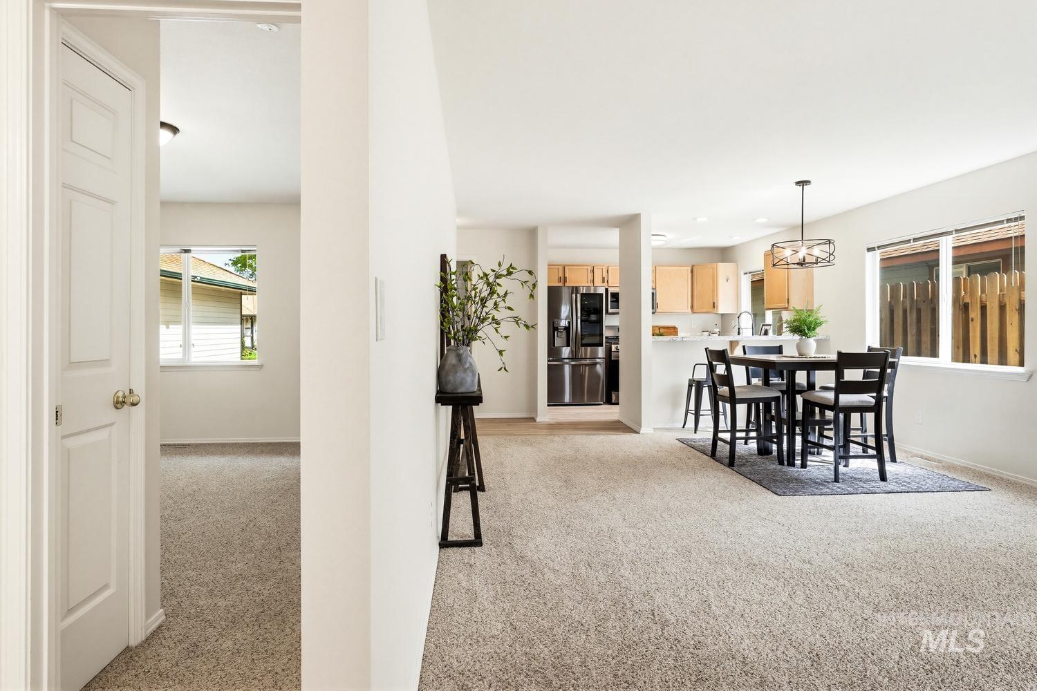 6859 W Russett St., Boise, Idaho 83704, 2 Bedrooms, 2 Bathrooms, Residential For Sale, Price $357,900,MLS 98986448