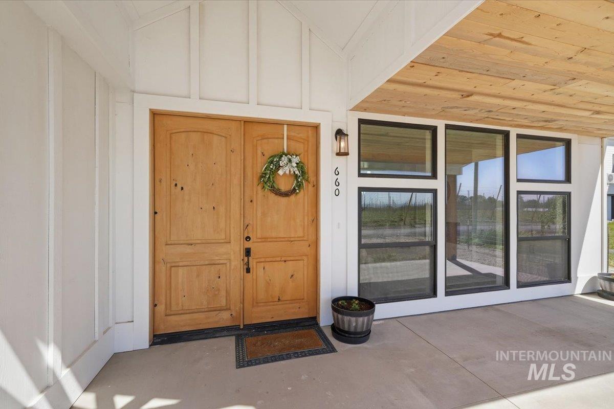 660 3rd Street, Notus, Idaho 83656, 6 Bedrooms, 3.5 Bathrooms, Residential For Sale, Price $784,900, 98986449