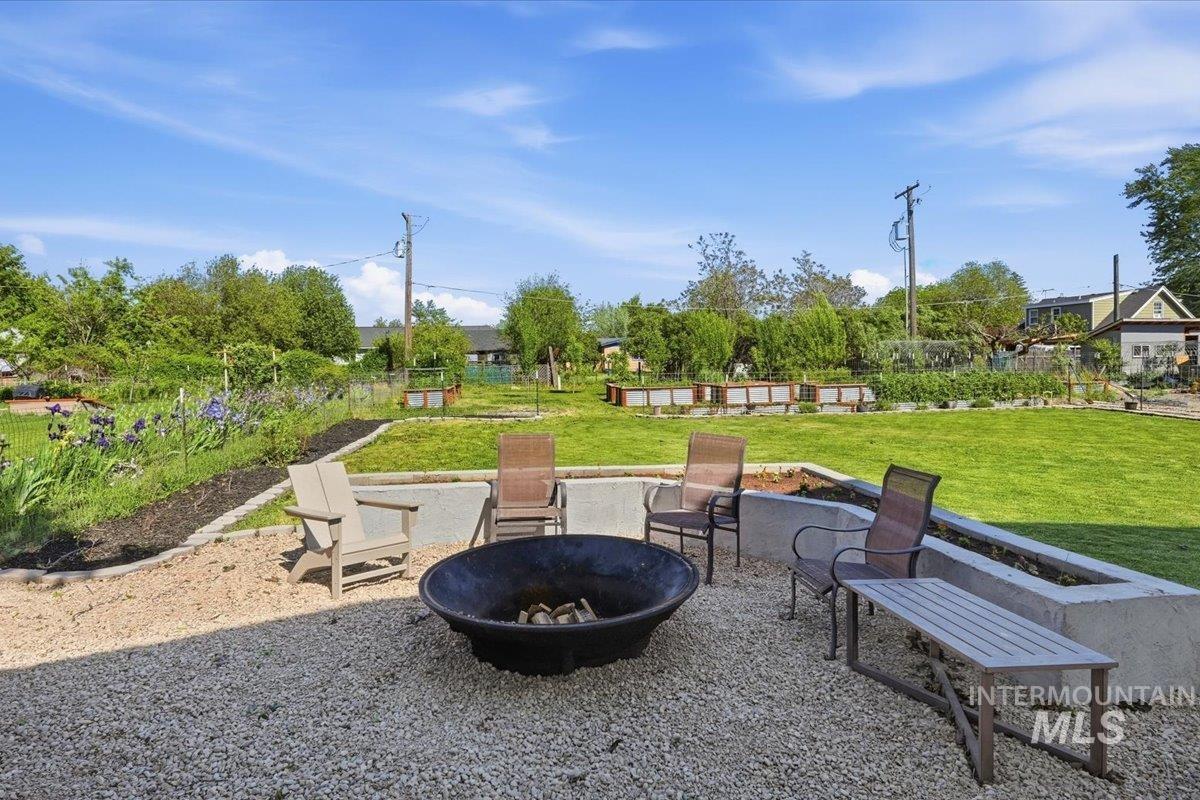 660 3rd Street, Notus, Idaho 83656, 6 Bedrooms, 3.5 Bathrooms, Residential For Sale, Price $784,900, 98986449