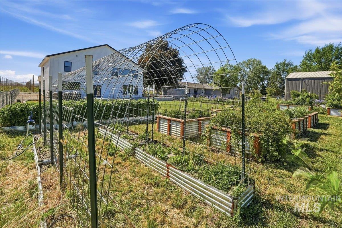 660 3rd Street, Notus, Idaho 83656, 6 Bedrooms, 3.5 Bathrooms, Residential For Sale, Price $784,900, 98986449