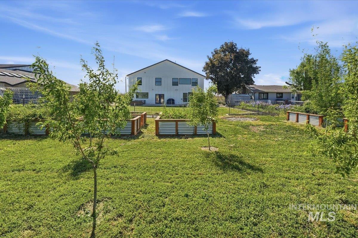 660 3rd Street, Notus, Idaho 83656, 6 Bedrooms, 3.5 Bathrooms, Residential For Sale, Price $784,900, 98986449