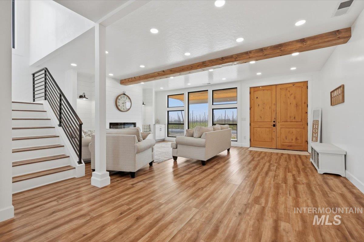 660 3rd Street, Notus, Idaho 83656, 6 Bedrooms, 3.5 Bathrooms, Residential For Sale, Price $784,900, 98986449