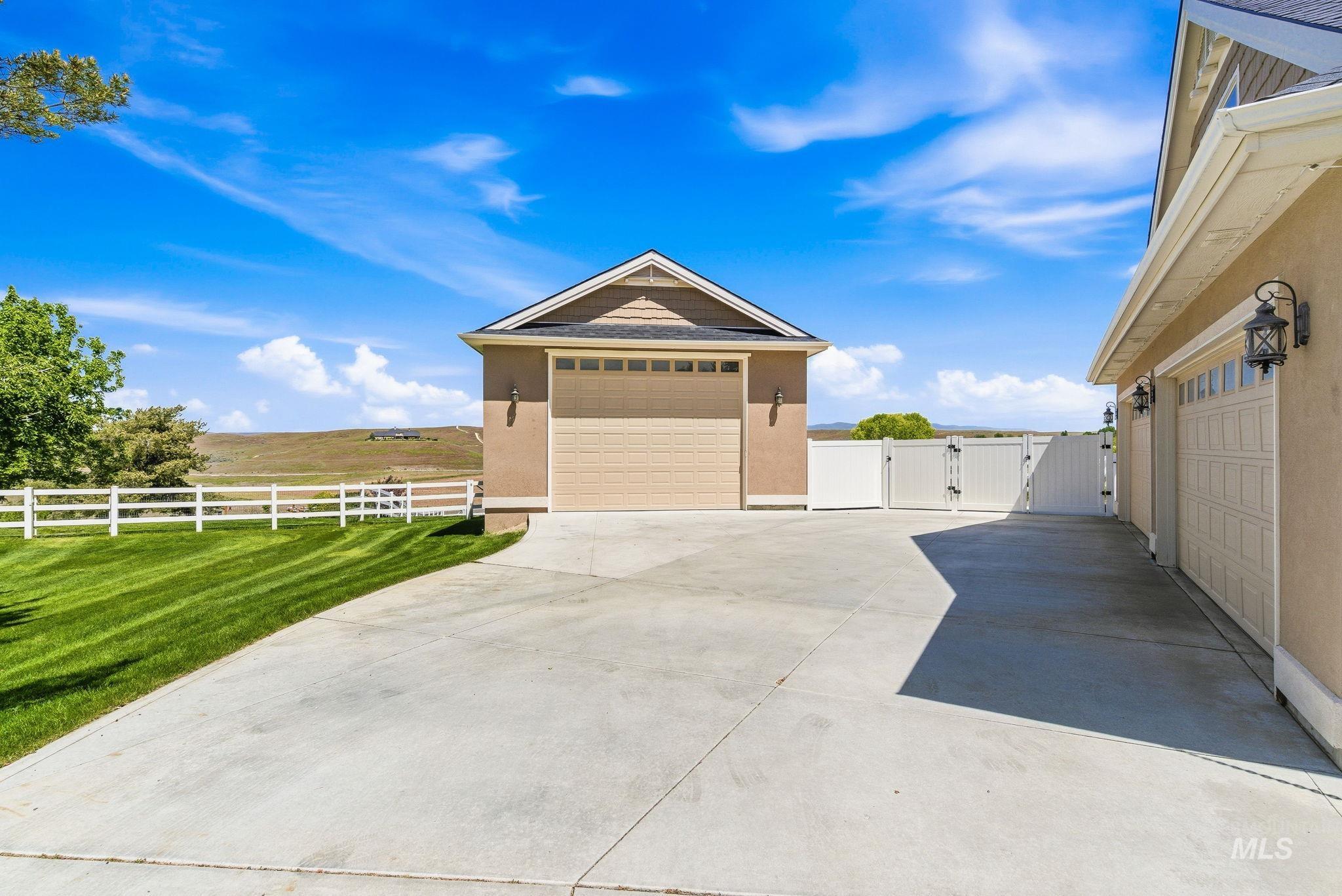 5280 N High Prairie Pl, Star, Idaho 83669, 4 Bedrooms, 3.5 Bathrooms, Residential For Sale, Price $1,299,000, 98986450