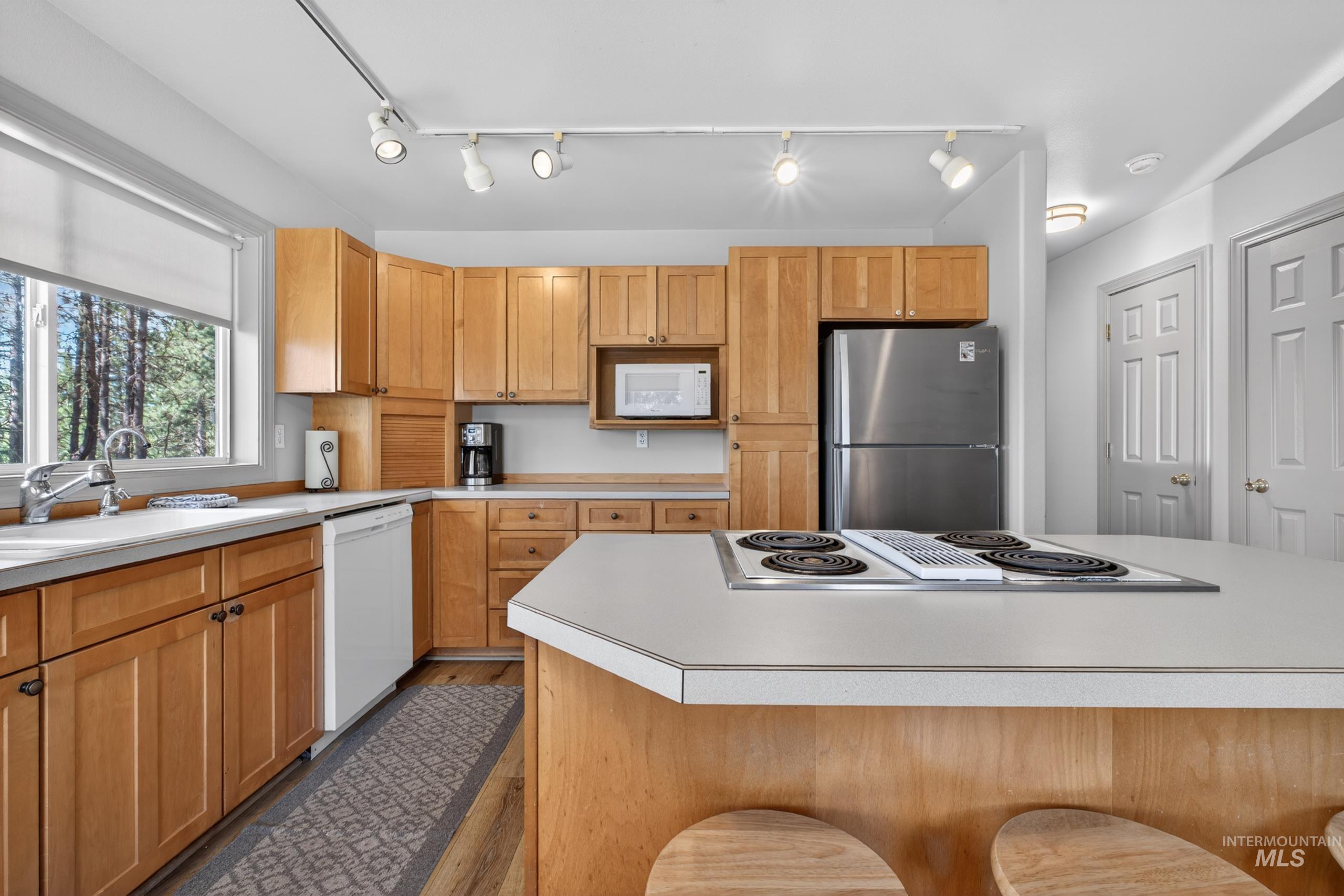 202 Sunny Way, McCall, Idaho 83638, 2 Bedrooms, 2 Bathrooms, Residential For Sale, Price $559,900,MLS 98986452