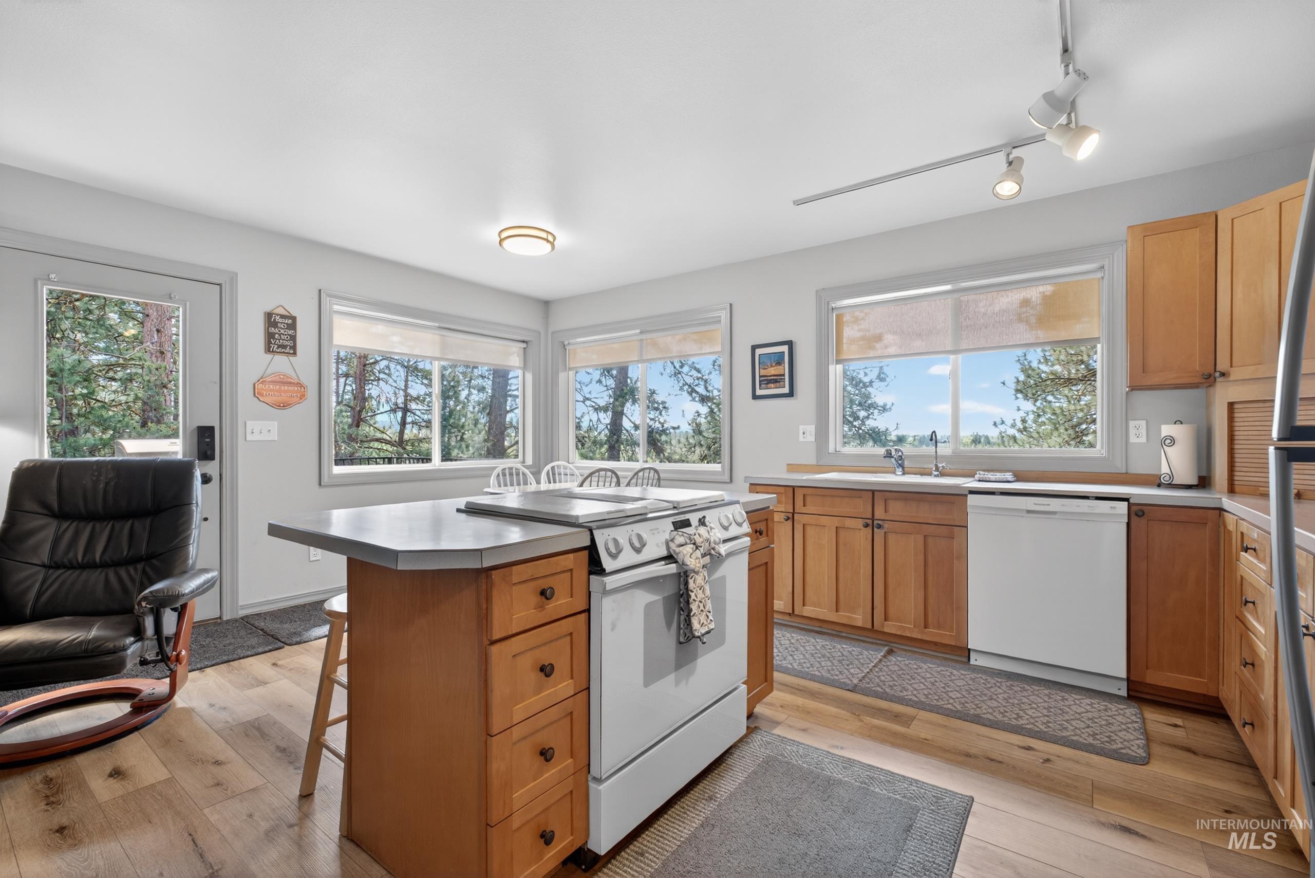202 Sunny Way, McCall, Idaho 83638, 2 Bedrooms, 2 Bathrooms, Residential For Sale, Price $559,900,MLS 98986452