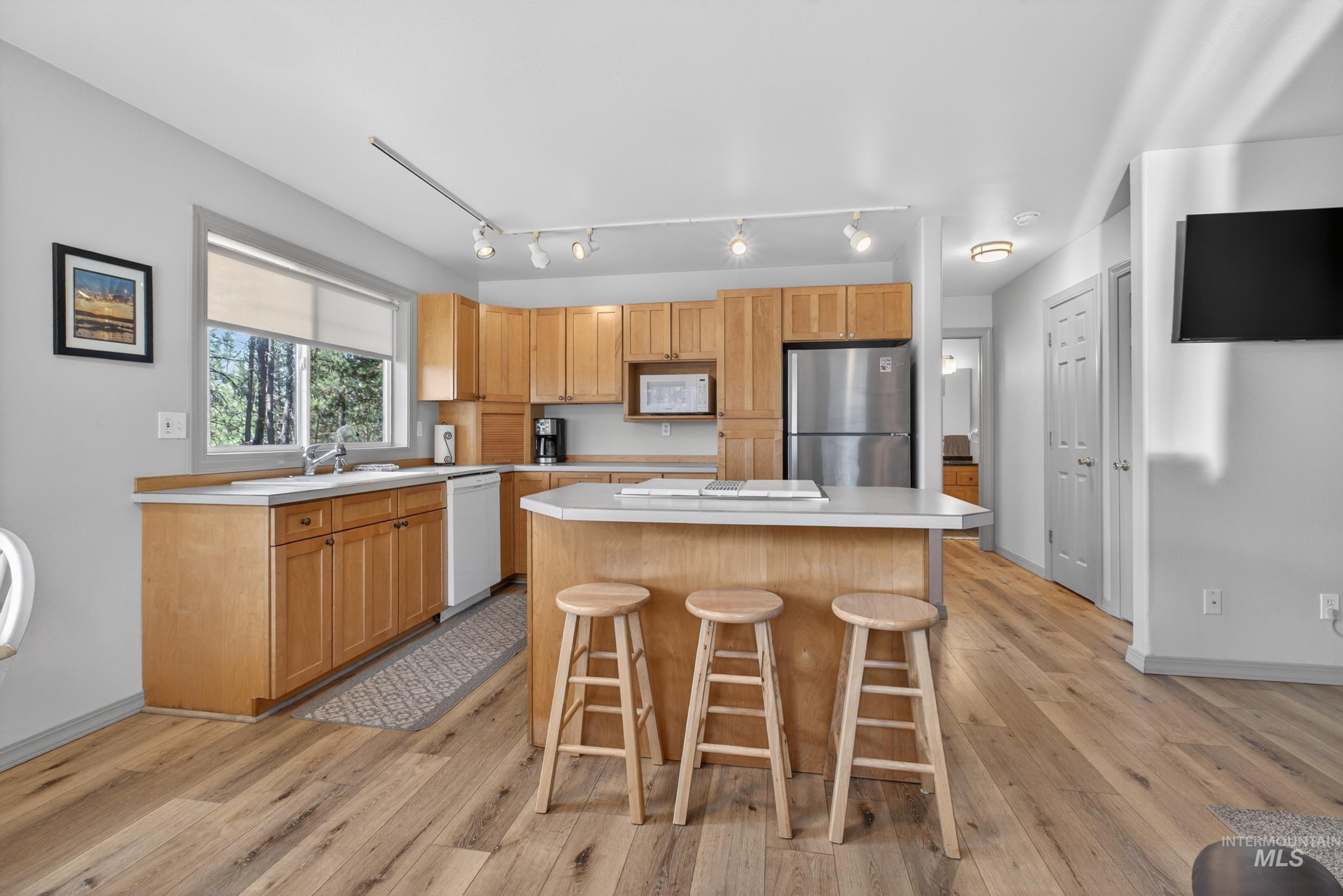 202 Sunny Way, McCall, Idaho 83638, 2 Bedrooms, 2 Bathrooms, Residential For Sale, Price $559,900,MLS 98986452