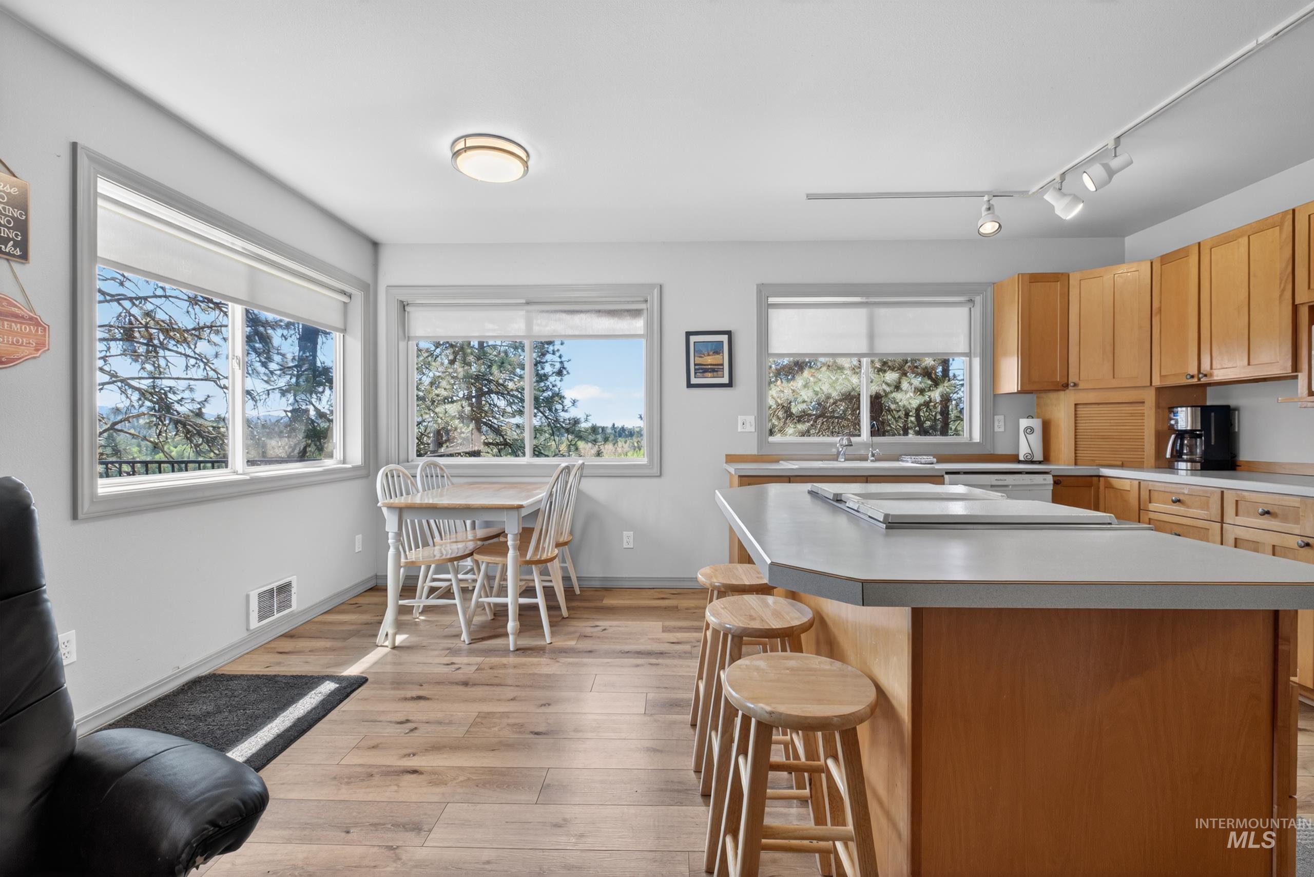 202 Sunny Way, McCall, Idaho 83638, 2 Bedrooms, 2 Bathrooms, Residential For Sale, Price $559,900,MLS 98986452