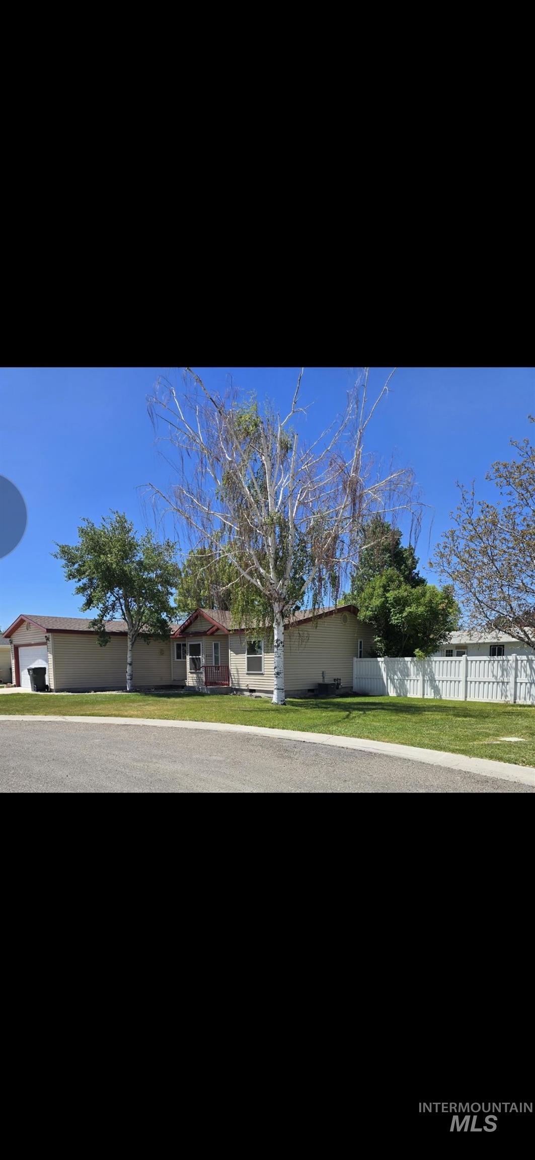 2011 Palace Place, Heyburn, Idaho 83336-000, 3 Bedrooms, 2 Bathrooms, Residential For Sale, Price $289,000,MLS 98986456
