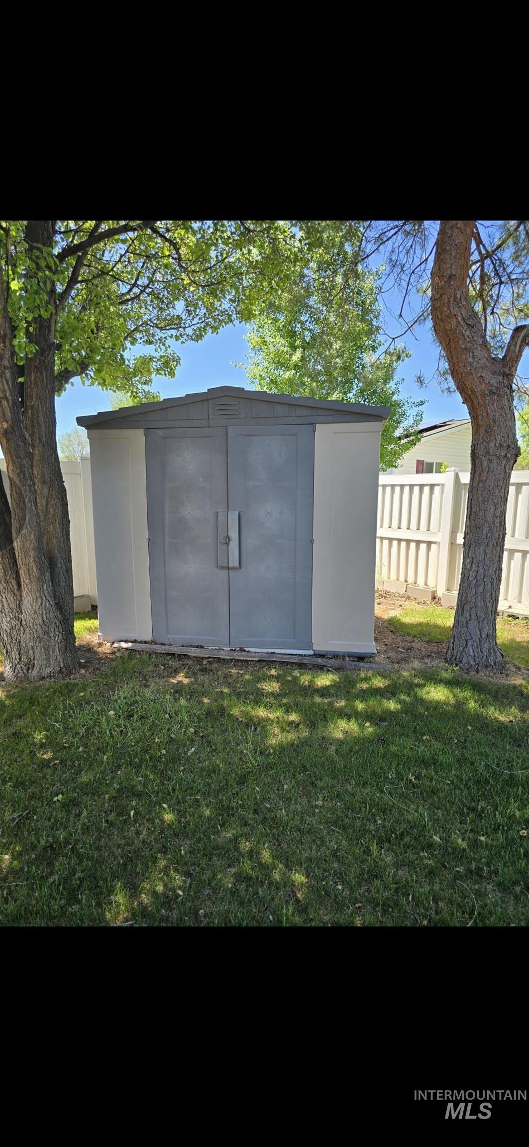 2011 Palace Place, Heyburn, Idaho 83336-000, 3 Bedrooms, 2 Bathrooms, Residential For Sale, Price $289,000,MLS 98986456