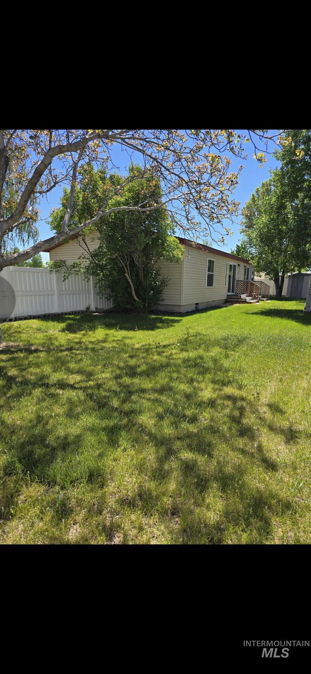 2011 Palace Place, Heyburn, Idaho 83336-000, 3 Bedrooms, 2 Bathrooms, Residential For Sale, Price $289,000,MLS 98986456