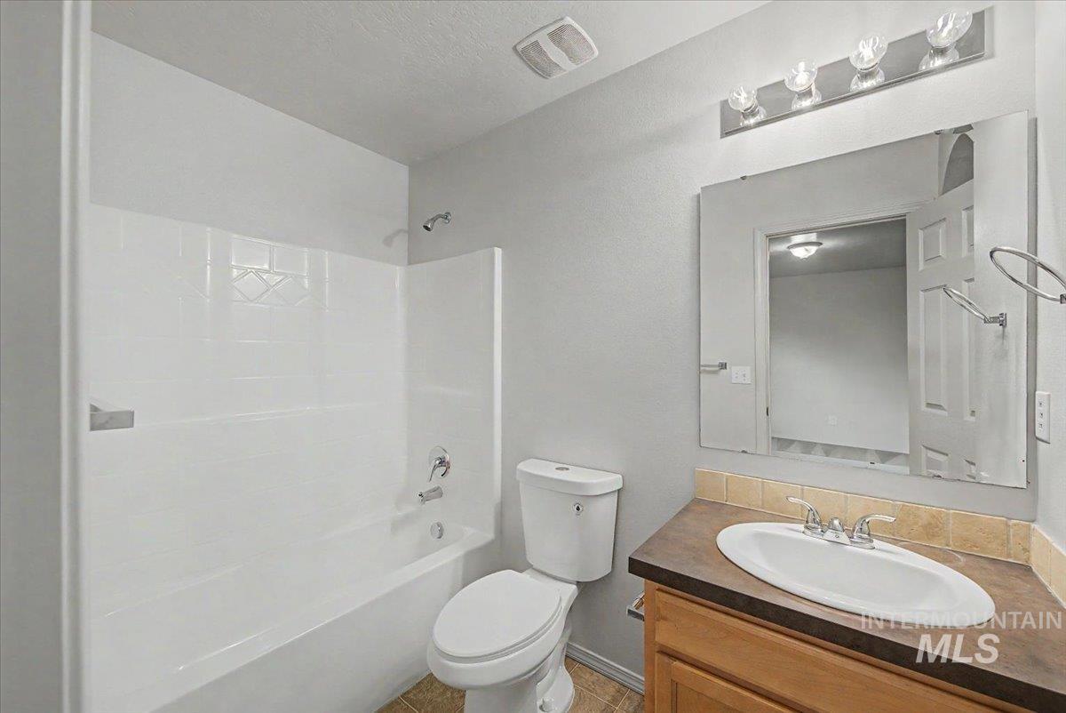 16607 Chino Ave, Caldwell, Idaho 83607, 3 Bedrooms, 2 Bathrooms, Residential For Sale, Price $340,000,MLS 98986459