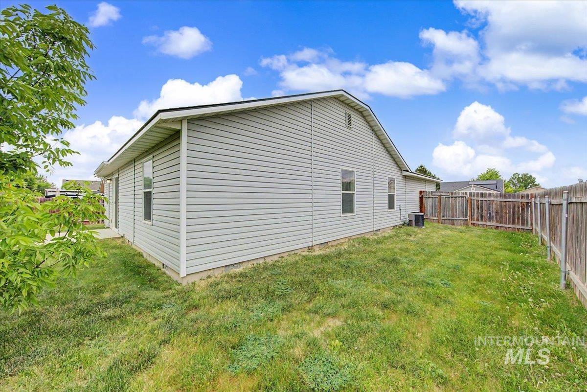 16607 Chino Ave, Caldwell, Idaho 83607, 3 Bedrooms, 2 Bathrooms, Residential For Sale, Price $340,000,MLS 98986459