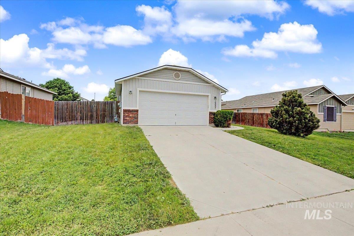16607 Chino Ave, Caldwell, Idaho 83607, 3 Bedrooms, 2 Bathrooms, Residential For Sale, Price $340,000,MLS 98986459