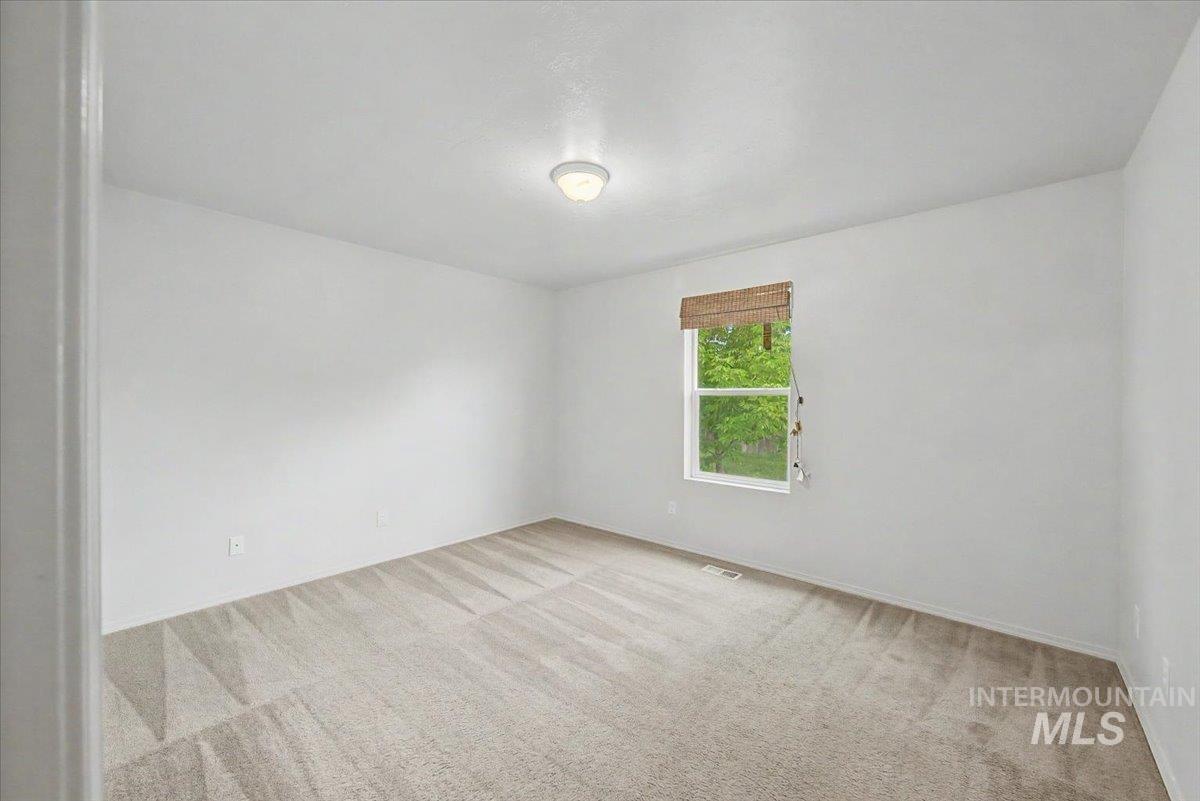 16607 Chino Ave, Caldwell, Idaho 83607, 3 Bedrooms, 2 Bathrooms, Residential For Sale, Price $340,000,MLS 98986459
