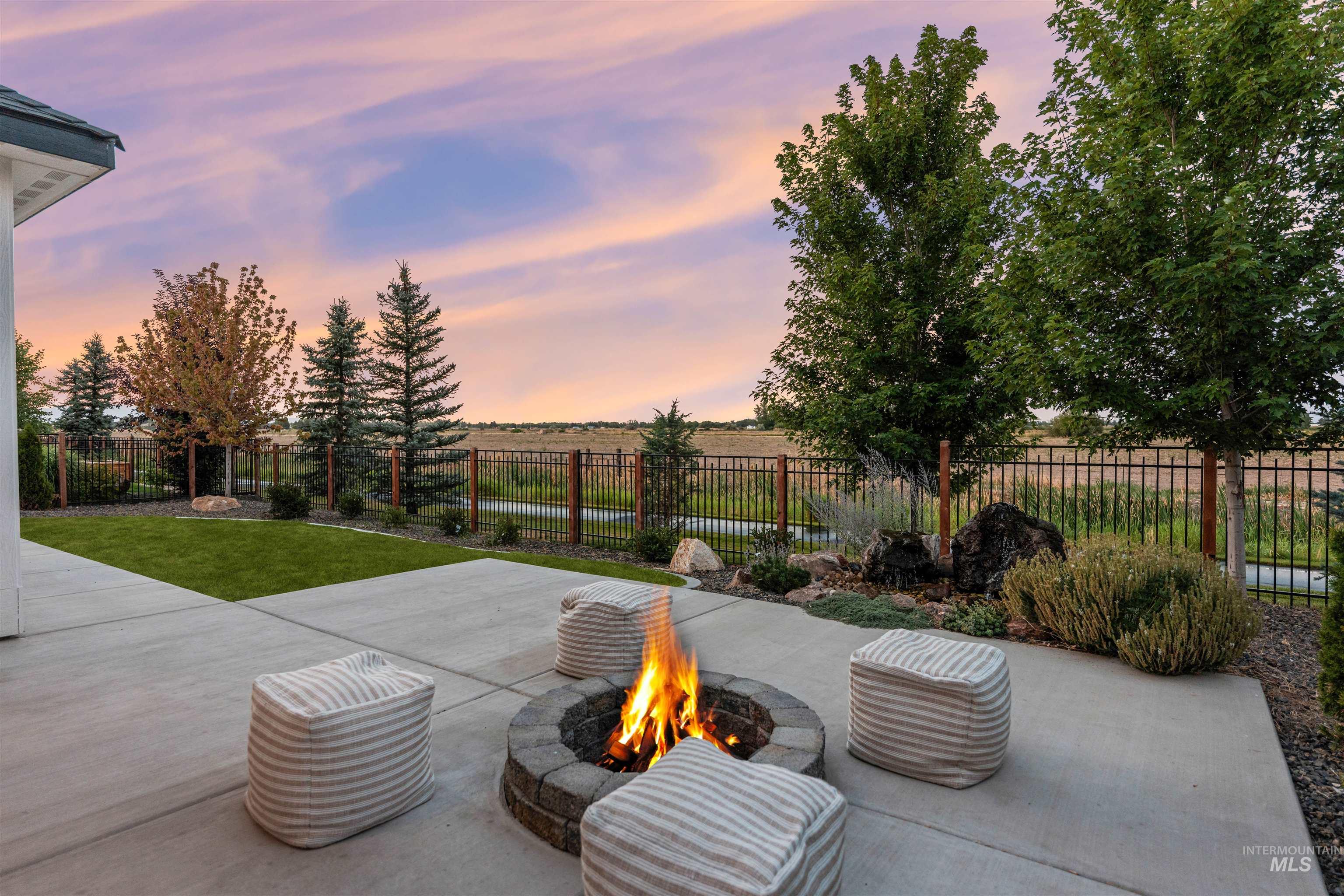 8201 W Corinthia St, Eagle, Idaho 83616, 4 Bedrooms, 3.5 Bathrooms, Residential For Sale, Price $949,900, 98986464