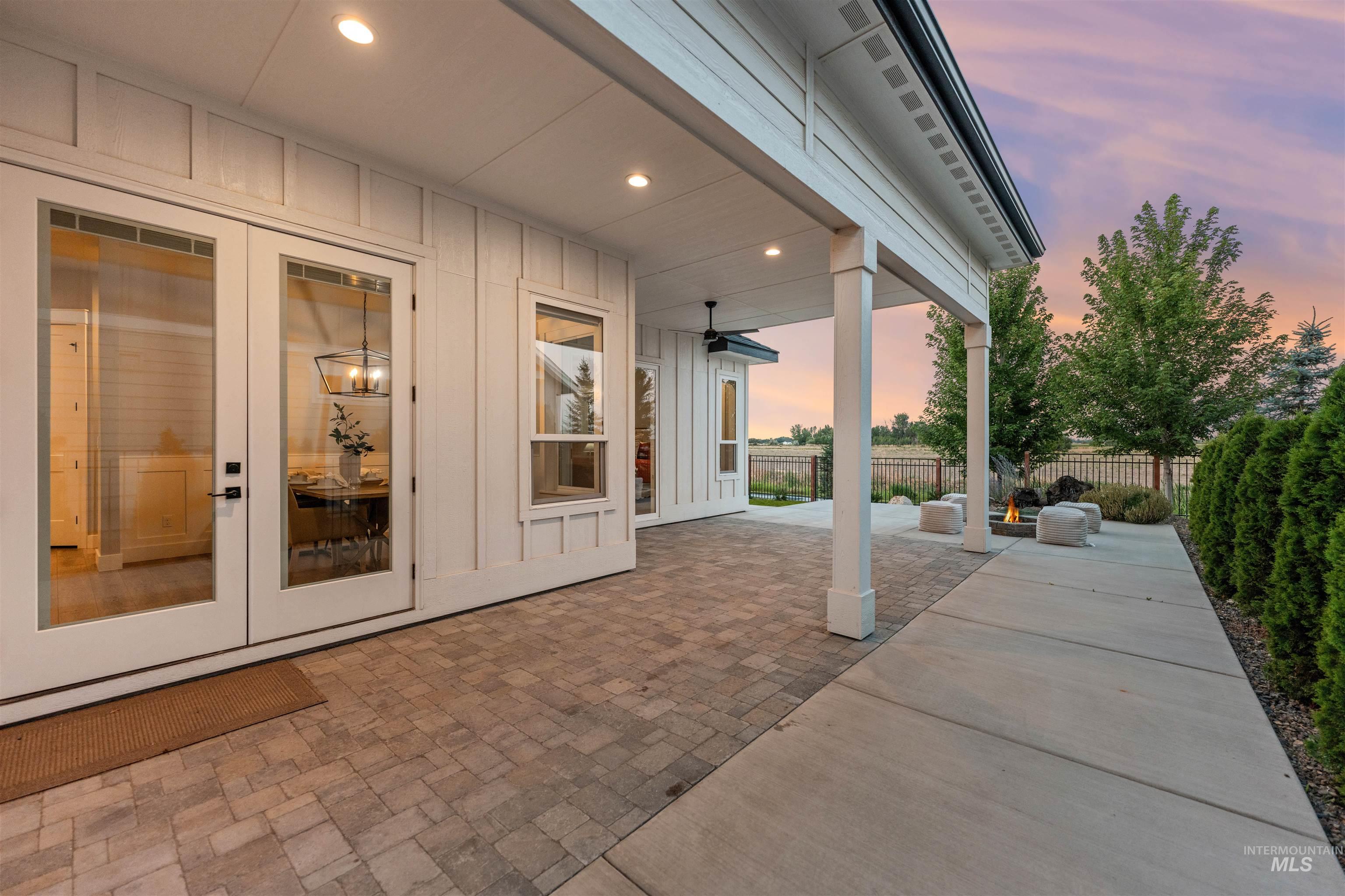 8201 W Corinthia St, Eagle, Idaho 83616, 4 Bedrooms, 3.5 Bathrooms, Residential For Sale, Price $949,900, 98986464