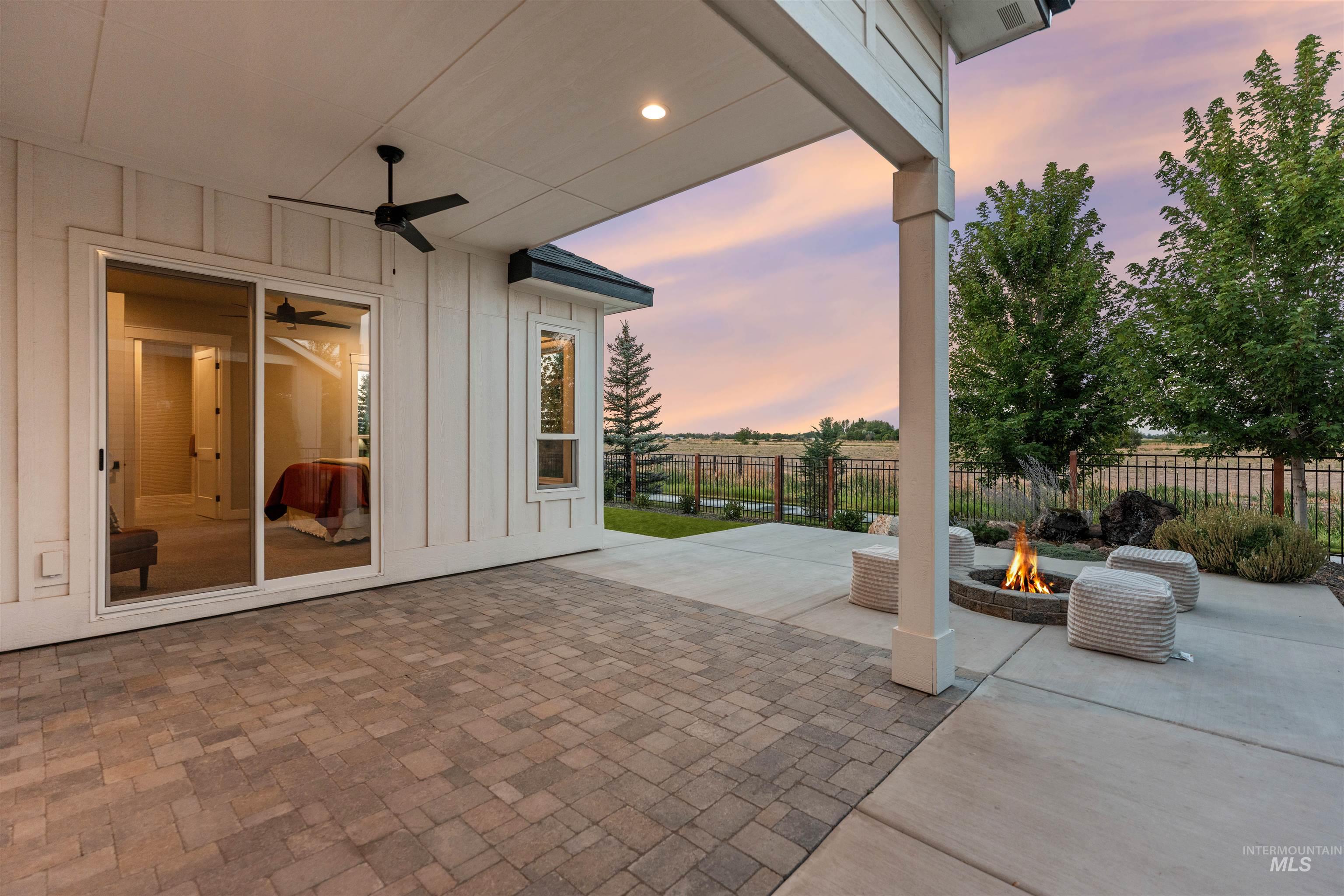 8201 W Corinthia St, Eagle, Idaho 83616, 4 Bedrooms, 3.5 Bathrooms, Residential For Sale, Price $949,900, 98986464