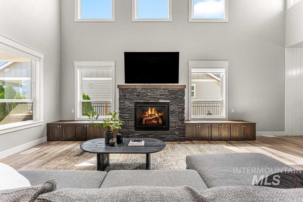 8201 W Corinthia St, Eagle, Idaho 83616, 4 Bedrooms, 3.5 Bathrooms, Residential For Sale, Price $949,900, 98986464