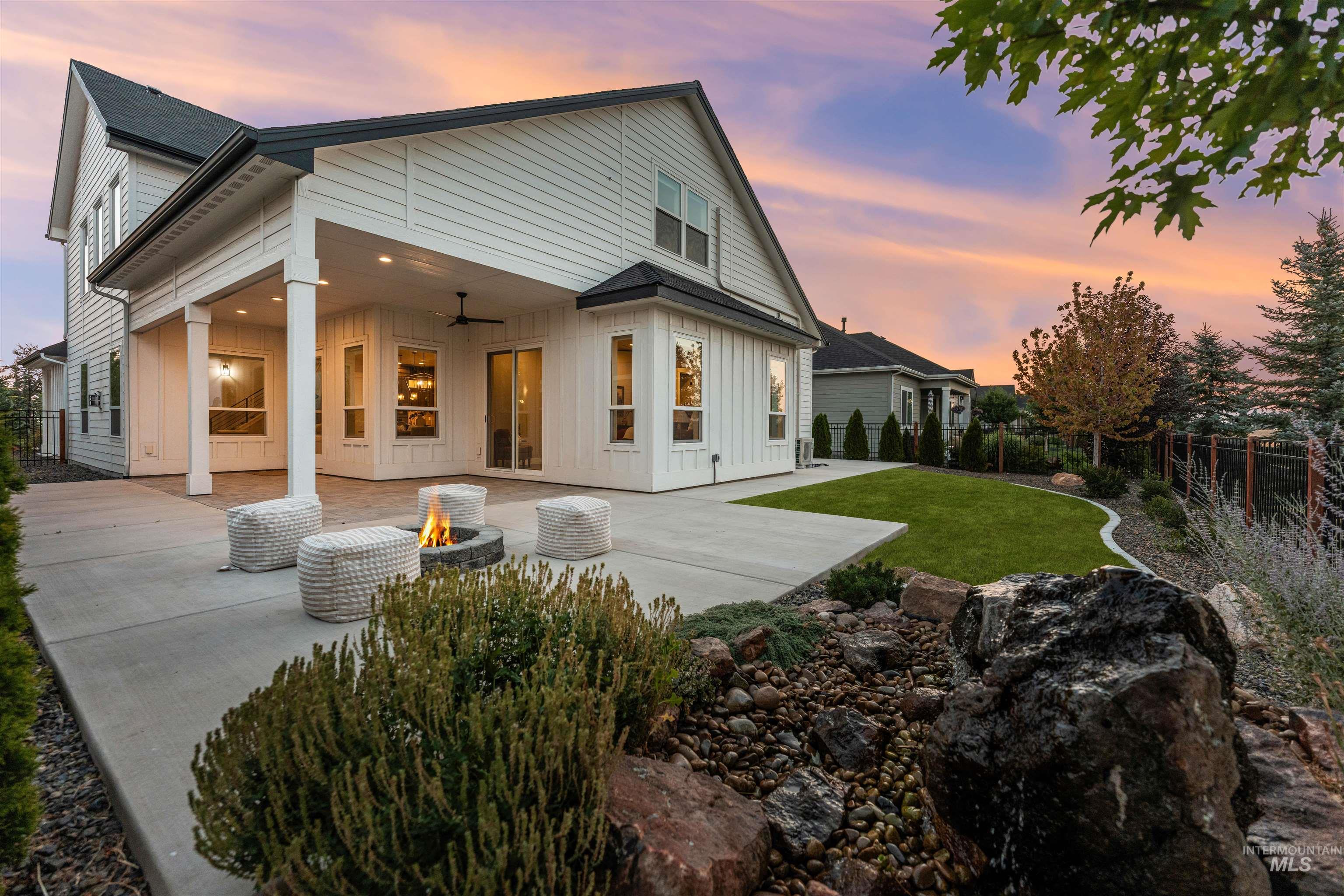 8201 W Corinthia St, Eagle, Idaho 83616, 4 Bedrooms, 3.5 Bathrooms, Residential For Sale, Price $949,900, 98986464