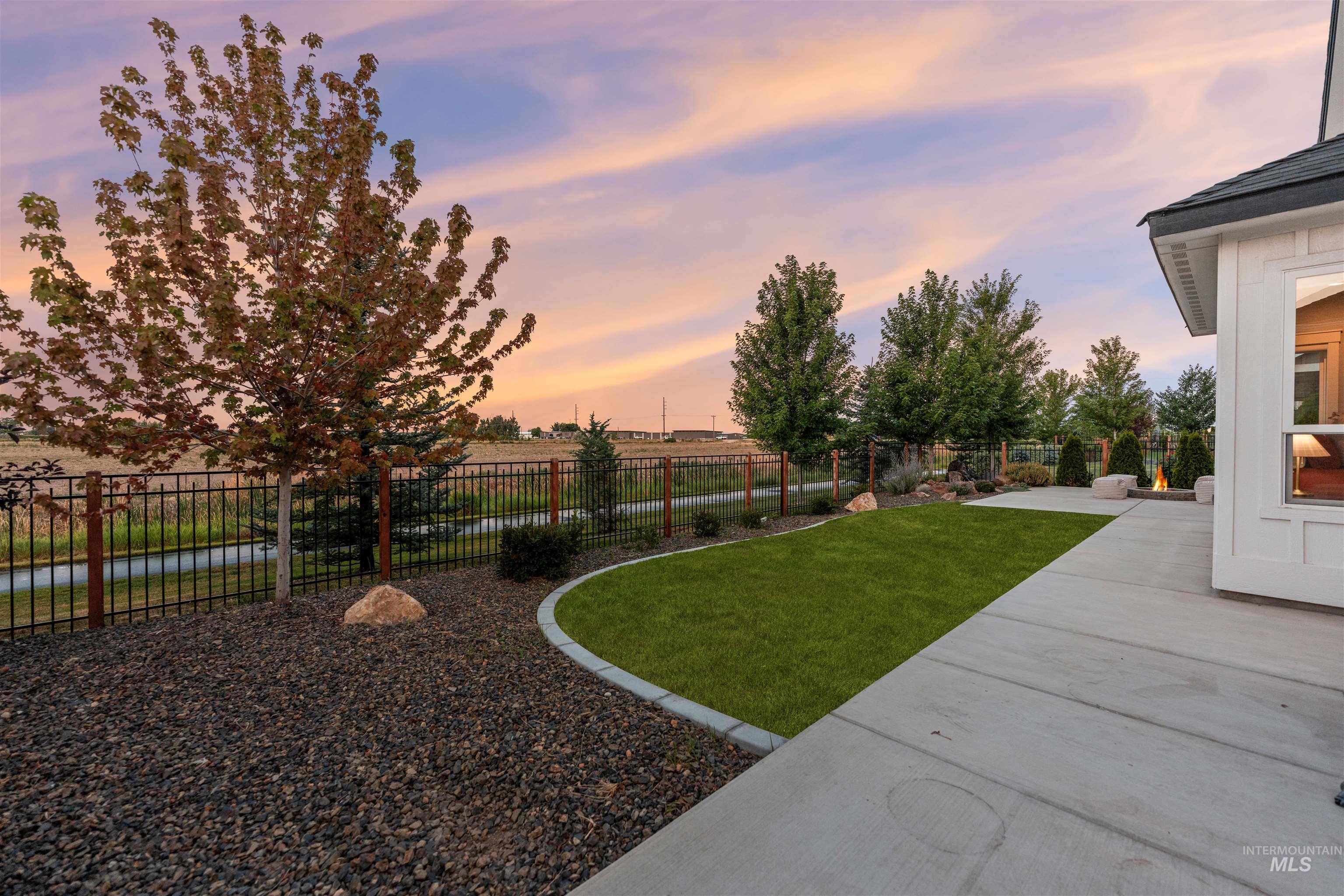 8201 W Corinthia St, Eagle, Idaho 83616, 4 Bedrooms, 3.5 Bathrooms, Residential For Sale, Price $949,900, 98986464