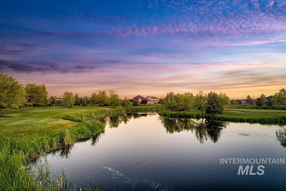 8201 W Corinthia St, Eagle, Idaho 83616, 4 Bedrooms, 3.5 Bathrooms, Residential For Sale, Price $949,900, 98986464