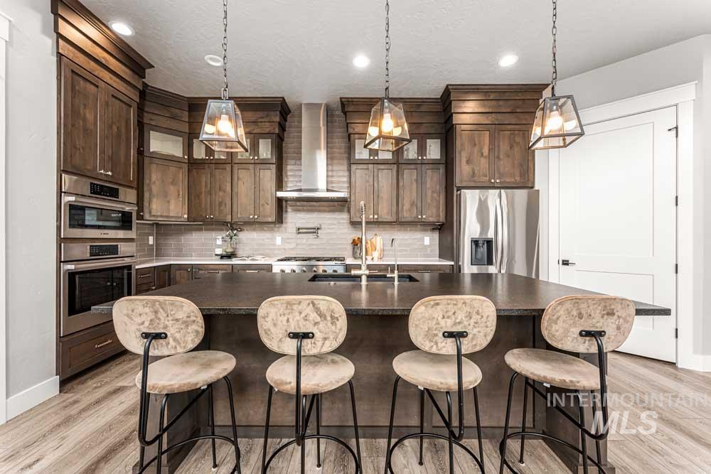 8201 W Corinthia St, Eagle, Idaho 83616, 4 Bedrooms, 3.5 Bathrooms, Residential For Sale, Price $949,900, 98986464