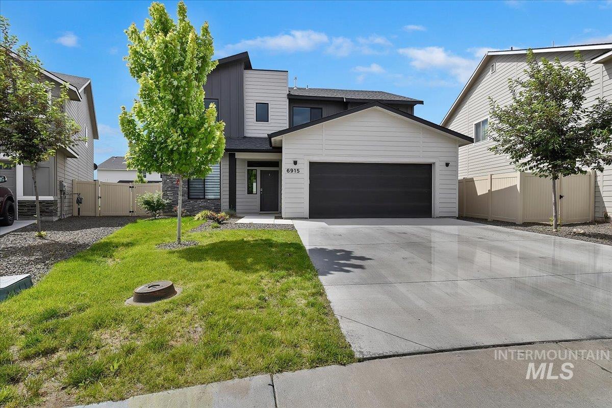 6915 W Grand Rapids Dr, Meridian, Idaho 83646, 4 Bedrooms, 2.5 Bathrooms, Residential For Sale, Price $489,990,MLS 98986467