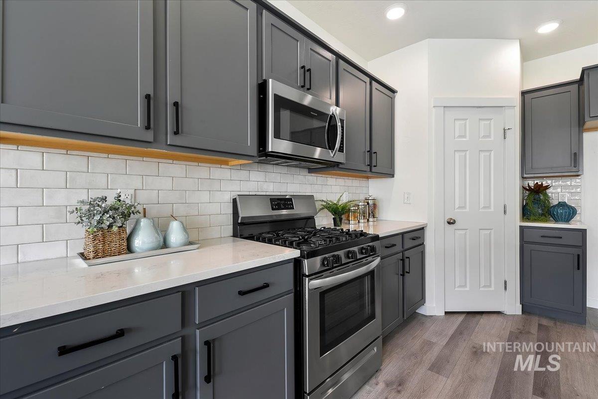 6915 W Grand Rapids Dr, Meridian, Idaho 83646, 4 Bedrooms, 2.5 Bathrooms, Residential For Sale, Price $489,990,MLS 98986467