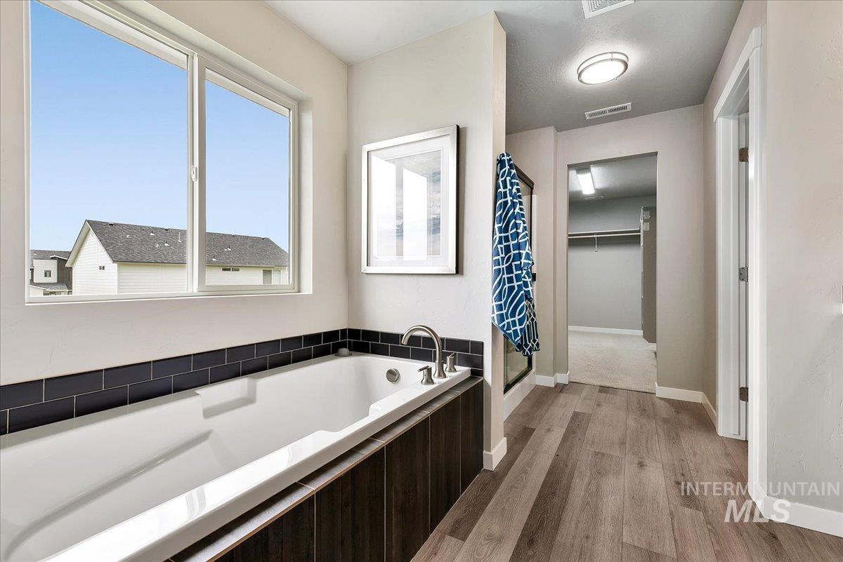 6915 W Grand Rapids Dr, Meridian, Idaho 83646, 4 Bedrooms, 2.5 Bathrooms, Residential For Sale, Price $489,990,MLS 98986467