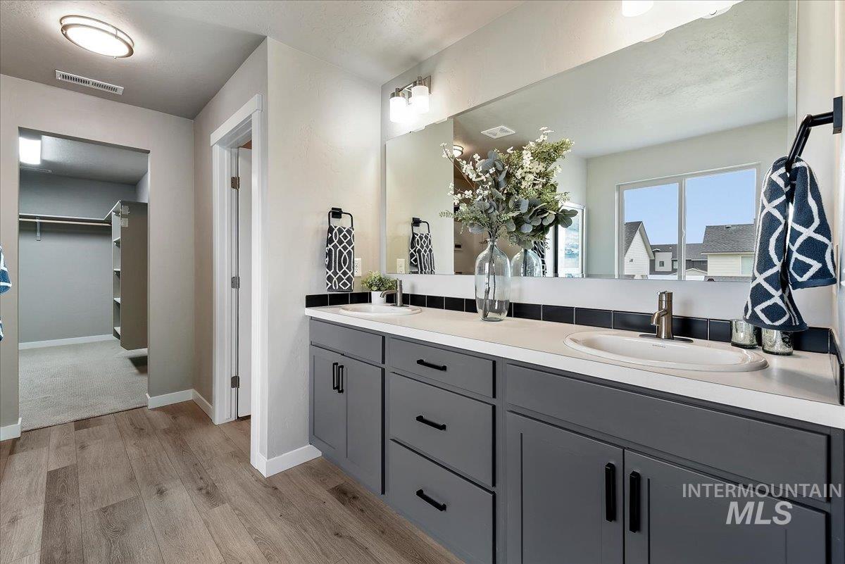 6915 W Grand Rapids Dr, Meridian, Idaho 83646, 4 Bedrooms, 2.5 Bathrooms, Residential For Sale, Price $489,990,MLS 98986467