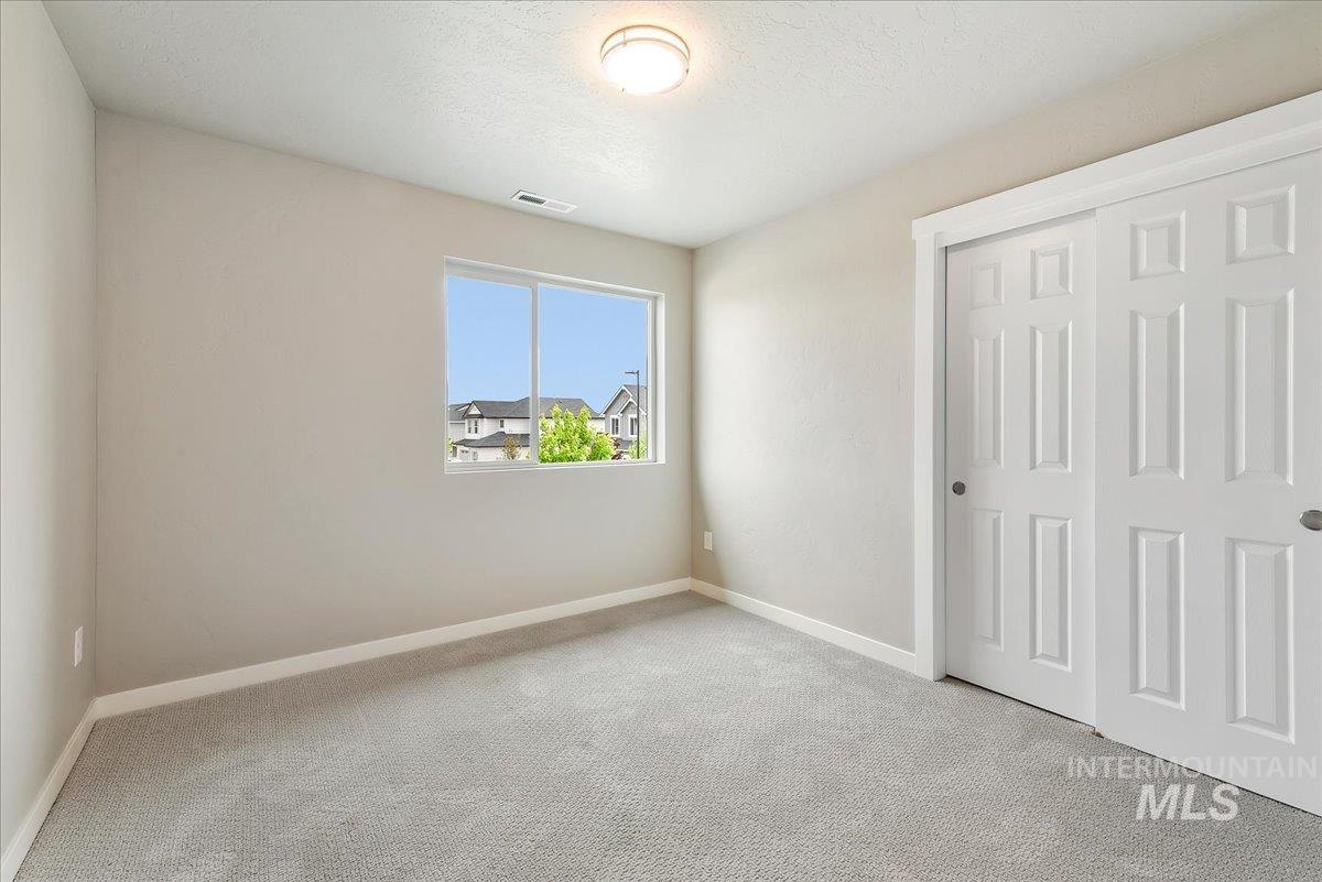 6915 W Grand Rapids Dr, Meridian, Idaho 83646, 4 Bedrooms, 2.5 Bathrooms, Residential For Sale, Price $489,990,MLS 98986467