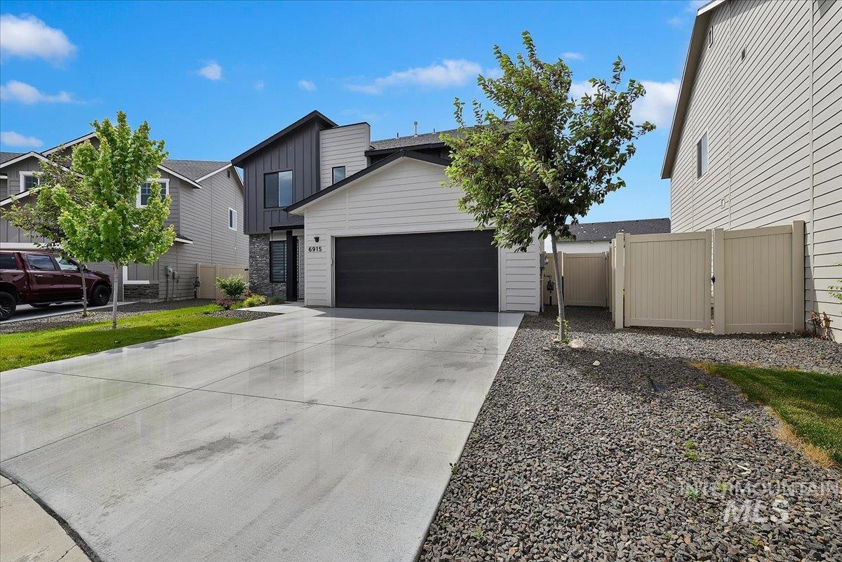 6915 W Grand Rapids Dr, Meridian, Idaho 83646, 4 Bedrooms, 2.5 Bathrooms, Residential For Sale, Price $489,990,MLS 98986467