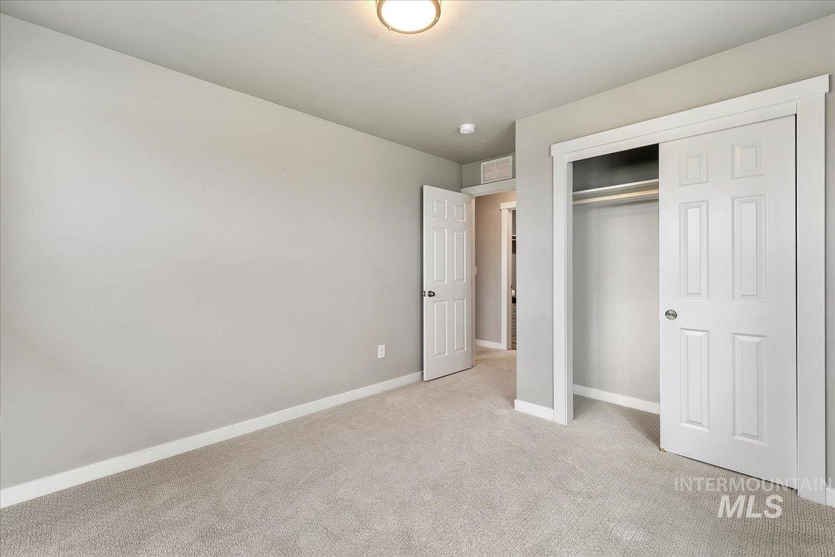 6915 W Grand Rapids Dr, Meridian, Idaho 83646, 4 Bedrooms, 2.5 Bathrooms, Residential For Sale, Price $489,990,MLS 98986467