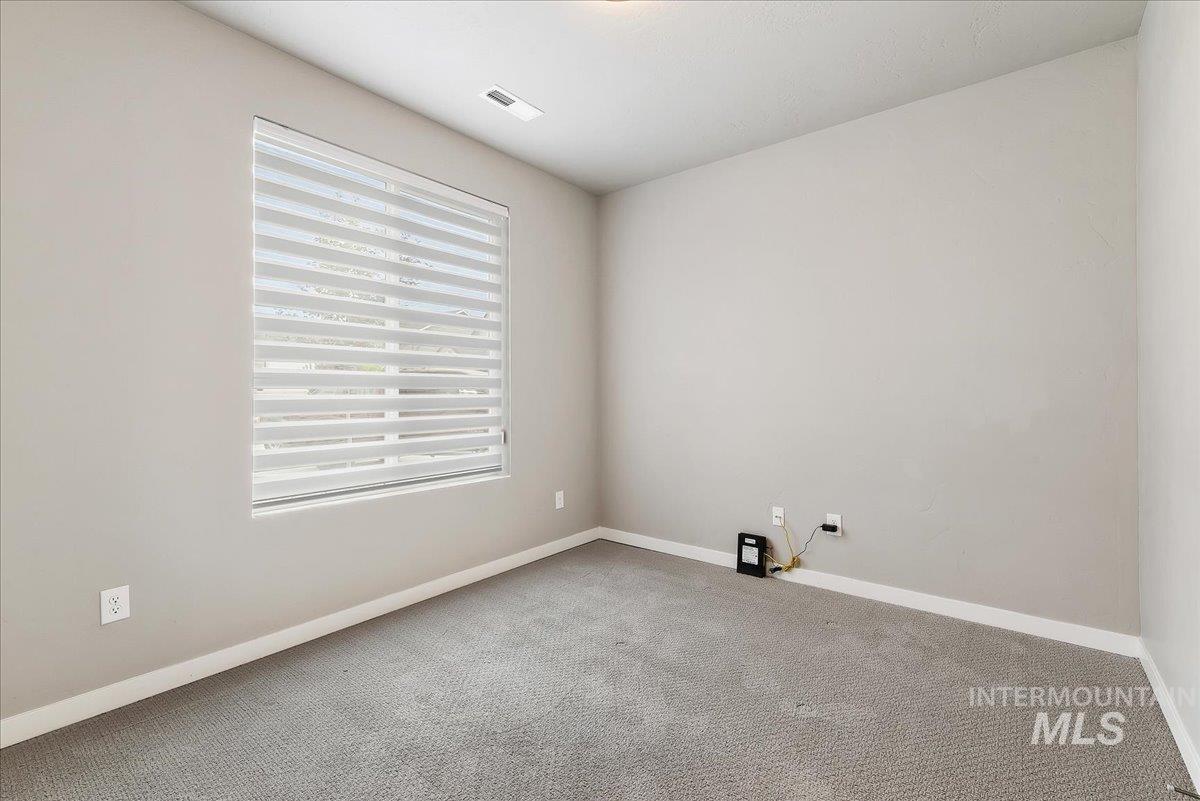 6915 W Grand Rapids Dr, Meridian, Idaho 83646, 4 Bedrooms, 2.5 Bathrooms, Residential For Sale, Price $489,990,MLS 98986467