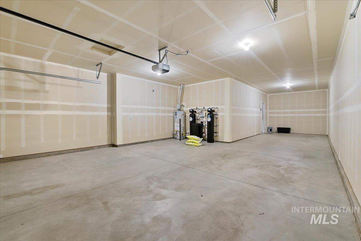 6915 W Grand Rapids Dr, Meridian, Idaho 83646, 4 Bedrooms, 2.5 Bathrooms, Residential For Sale, Price $489,990,MLS 98986467