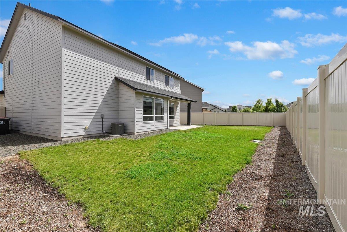 6915 W Grand Rapids Dr, Meridian, Idaho 83646, 4 Bedrooms, 2.5 Bathrooms, Residential For Sale, Price $489,990,MLS 98986467