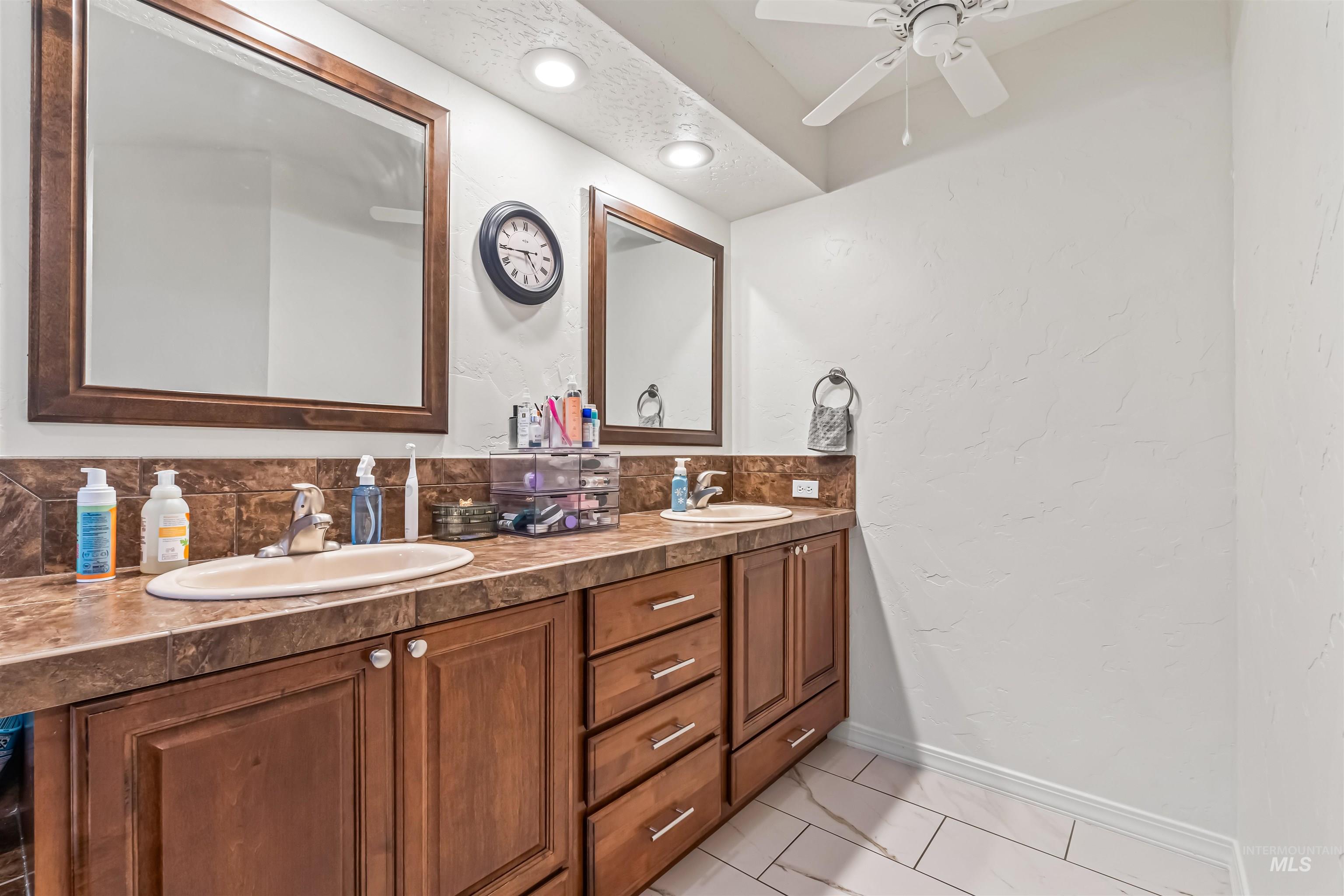 3308 S Montego Way, Nampa, Idaho 83686, 4 Bedrooms, 2.5 Bathrooms, Residential For Sale, Price $549,900,MLS 98986473