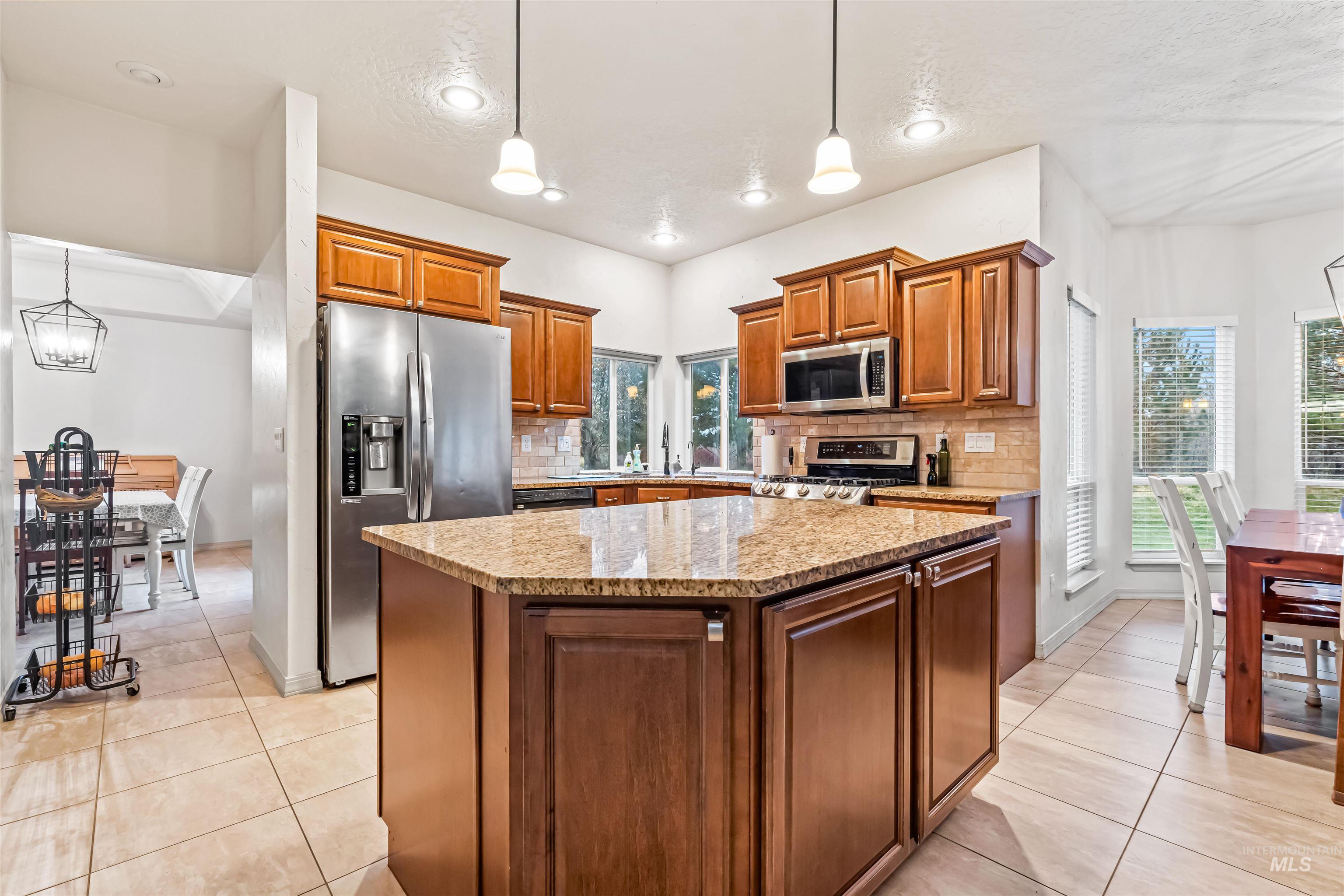3308 S Montego Way, Nampa, Idaho 83686, 4 Bedrooms, 2.5 Bathrooms, Residential For Sale, Price $549,900,MLS 98986473