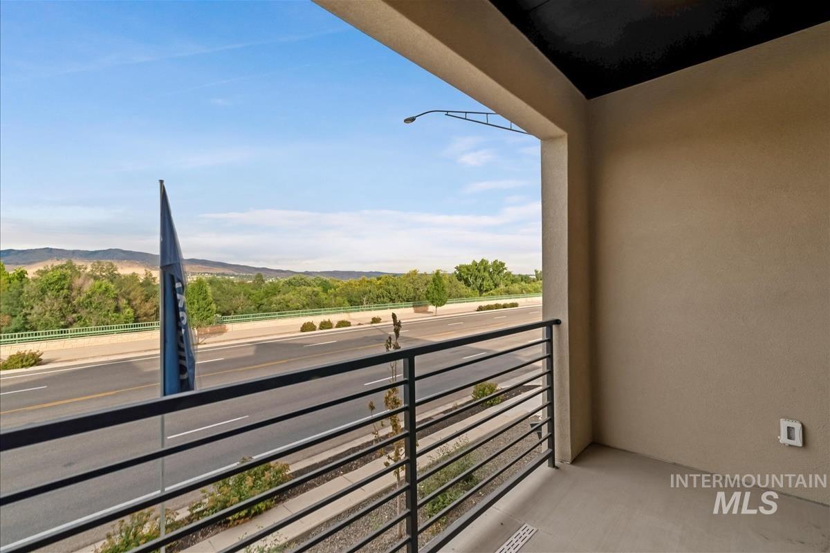 1717 S Federal Way, Boise, Idaho 83705, 3 Bedrooms, 3.5 Bathrooms, Residential For Sale, Price $598,880, 98986475
