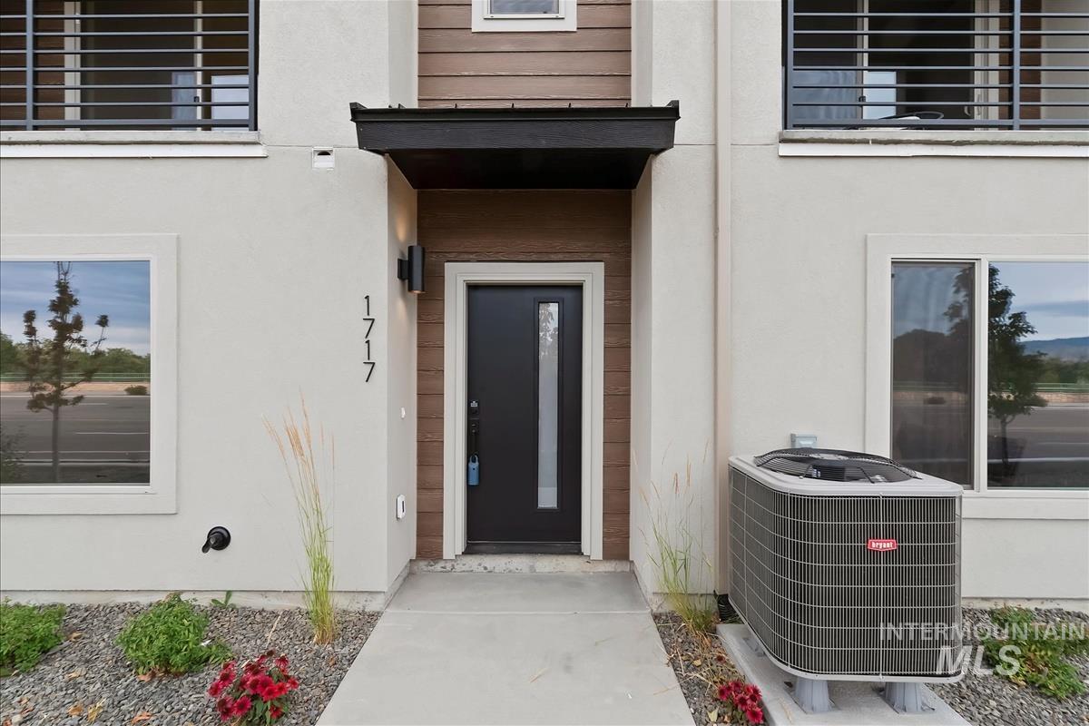 1717 S Federal Way, Boise, Idaho 83705, 3 Bedrooms, 3.5 Bathrooms, Residential For Sale, Price $598,880, 98986475
