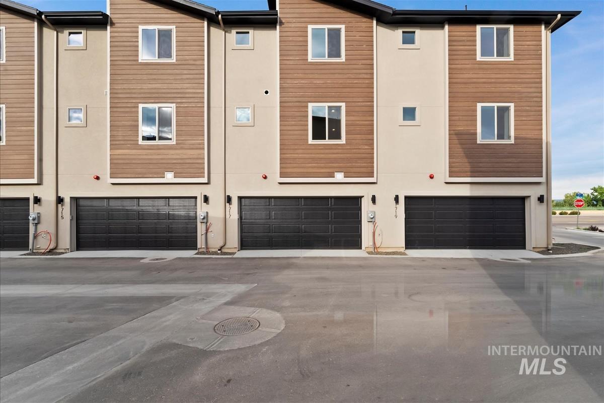1717 S Federal Way, Boise, Idaho 83705, 3 Bedrooms, 3.5 Bathrooms, Residential For Sale, Price $598,880, 98986475