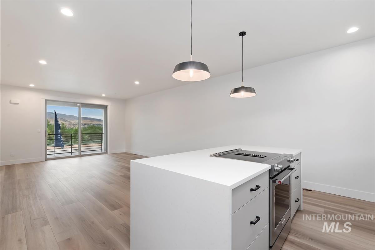 1717 S Federal Way, Boise, Idaho 83705, 3 Bedrooms, 3.5 Bathrooms, Residential For Sale, Price $598,880, 98986475