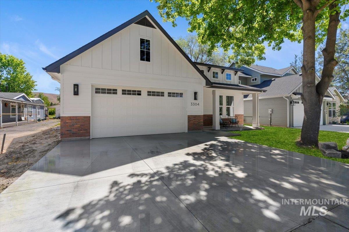 3304 N 39th, Boise, Idaho 83703, 3 Bedrooms, 2 Bathrooms, Residential For Sale, Price $825,000, 98986476