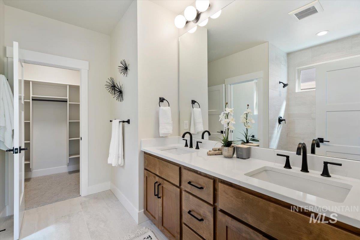 3304 N 39th, Boise, Idaho 83703, 3 Bedrooms, 2 Bathrooms, Residential For Sale, Price $825,000, 98986476